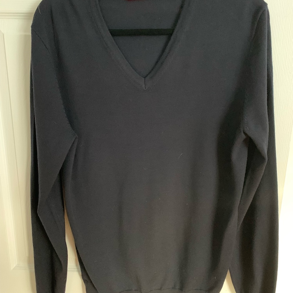 Hugo Boss 100% virgin wool , almost New